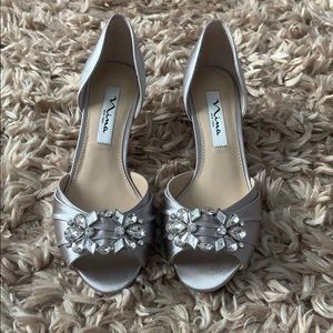 NWOT Nina Silver Heels